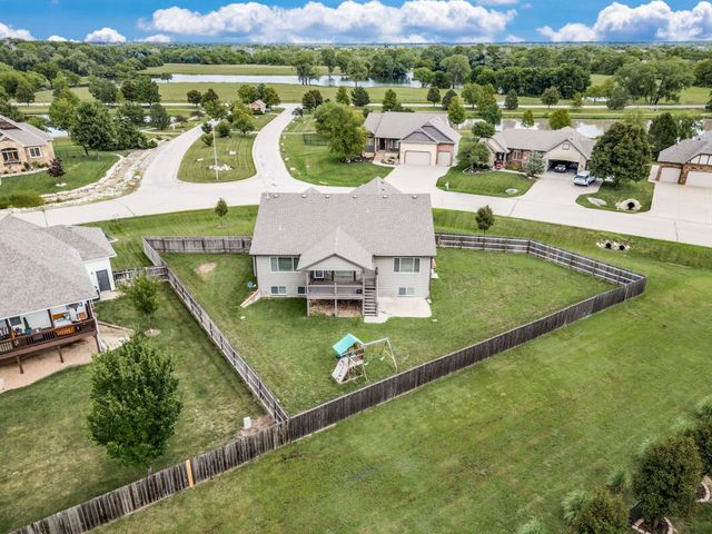 1642 E Bearhill, Park City, KS 67147