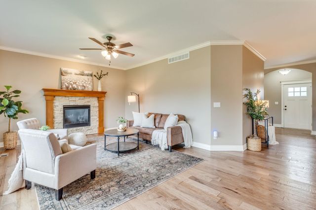 1642 E Bearhill, Park City, KS 67147