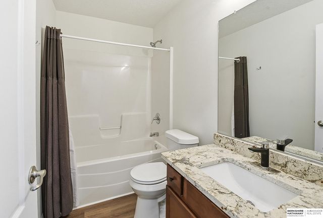 7510 N 75th Street, Omaha, NE 68122