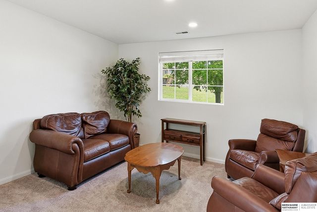 7510 N 75th Street, Omaha, NE 68122