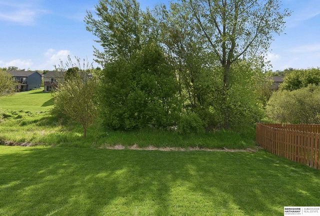 7510 N 75th Street, Omaha, NE 68122