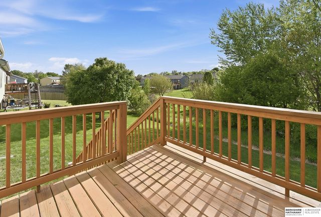 7510 N 75th Street, Omaha, NE 68122