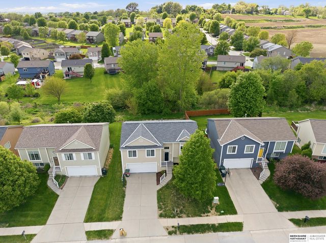 7510 N 75th Street, Omaha, NE 68122