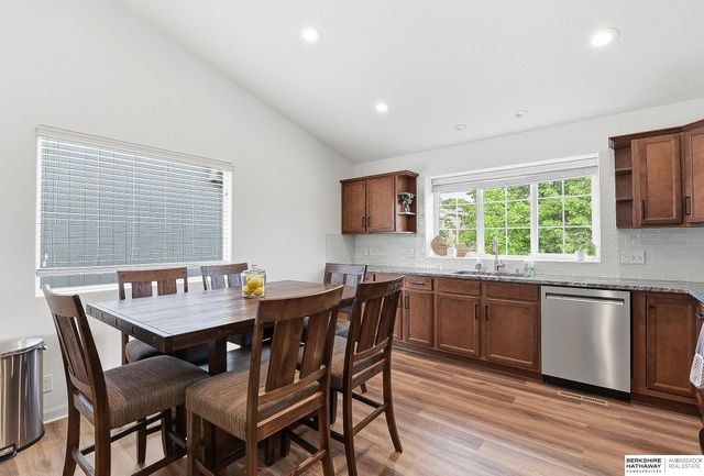 7510 N 75th Street, Omaha, NE 68122