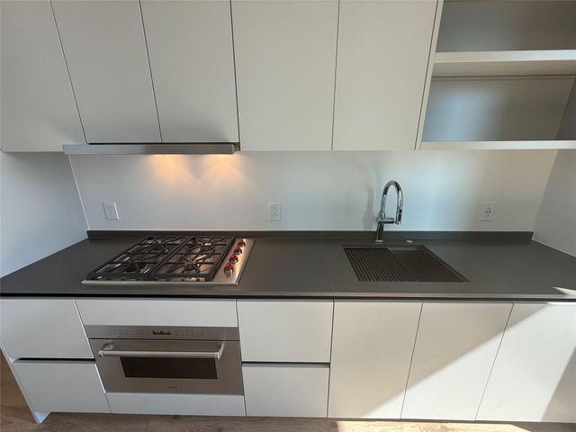 610 Davis ST 2201, Austin, TX 78701