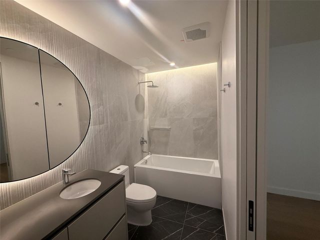 610 Davis ST 2201, Austin, TX 78701