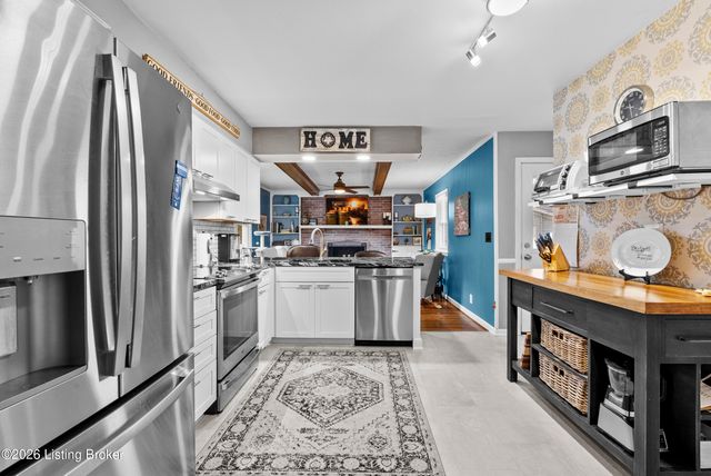 4000 Landside Dr, Louisville, KY 40220