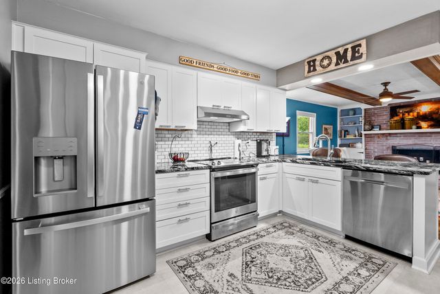 4000 Landside Dr, Louisville, KY 40220