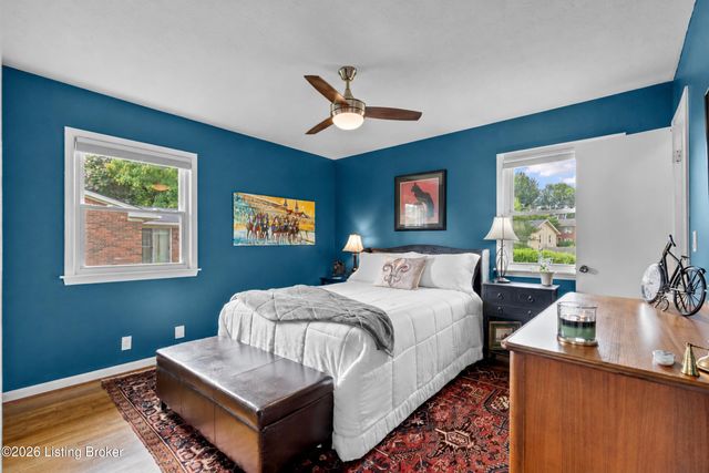 4000 Landside Dr, Louisville, KY 40220