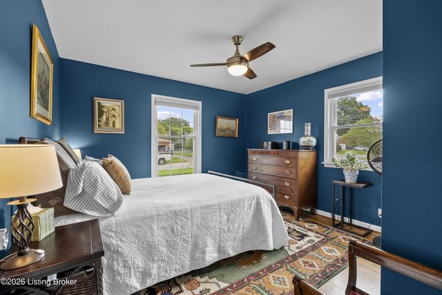 4000 Landside Dr, Louisville, KY 40220