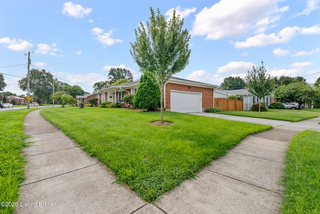 4000 Landside Dr, Louisville, KY 40220