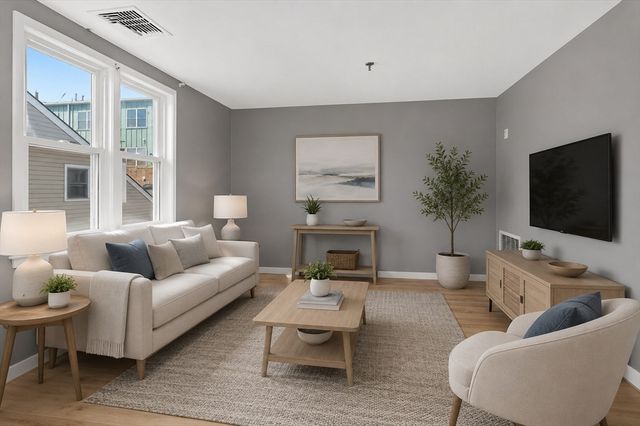 124 Tudor St C, Boston, MA 02127
