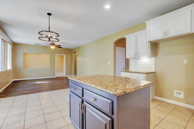 1602 Dorothy Ln, Yuba City, CA 95993