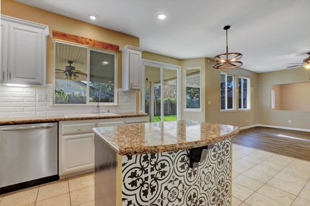 1602 Dorothy Ln, Yuba City, CA 95993