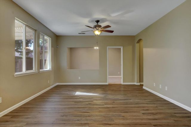 1602 Dorothy Ln, Yuba City, CA 95993