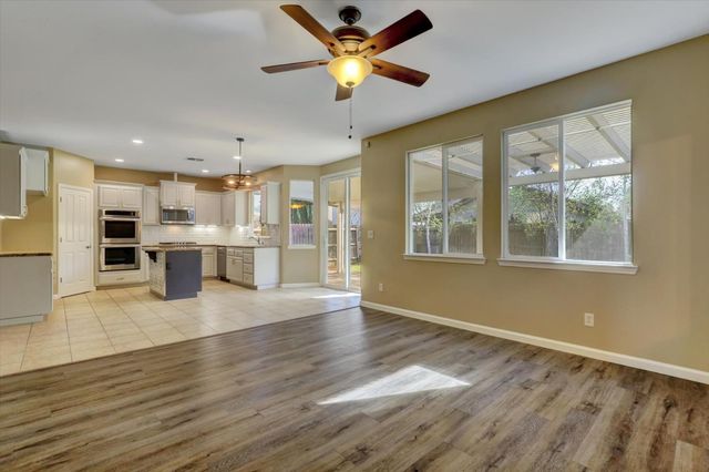 1602 Dorothy Ln, Yuba City, CA 95993