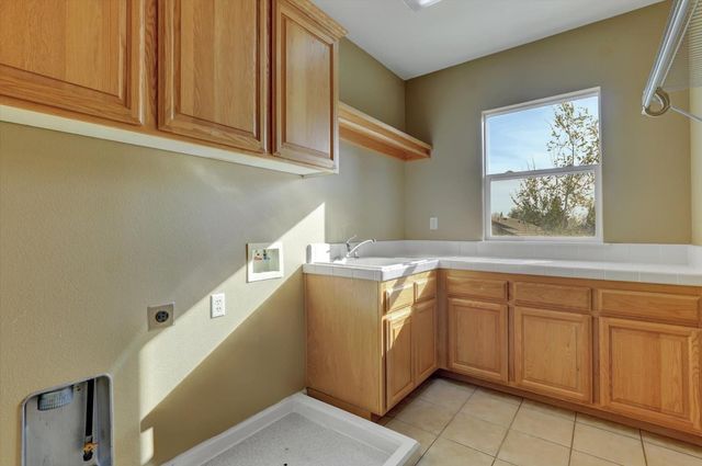 1602 Dorothy Ln, Yuba City, CA 95993