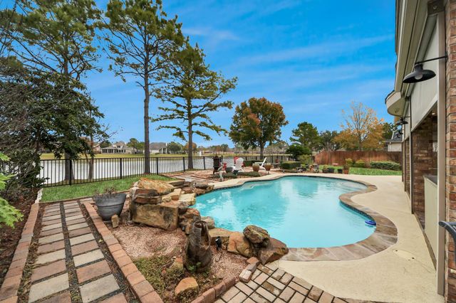 13803 Rose Bay Court, Pearland, TX 77584