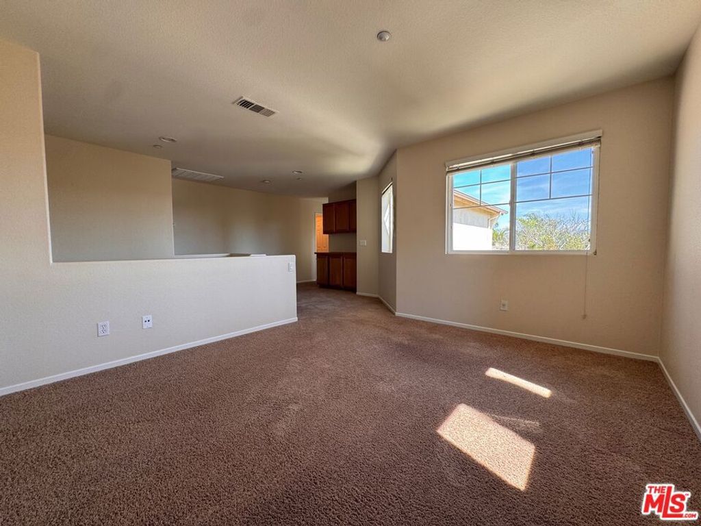 Image 10 of property listing at 113 Gardenside Court, Fallbrook, CA 92028