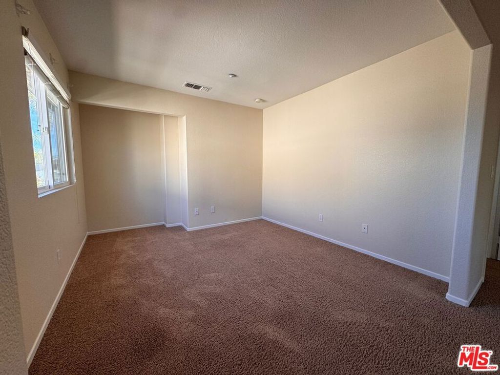 Image 13 of property listing at 113 Gardenside Court, Fallbrook, CA 92028