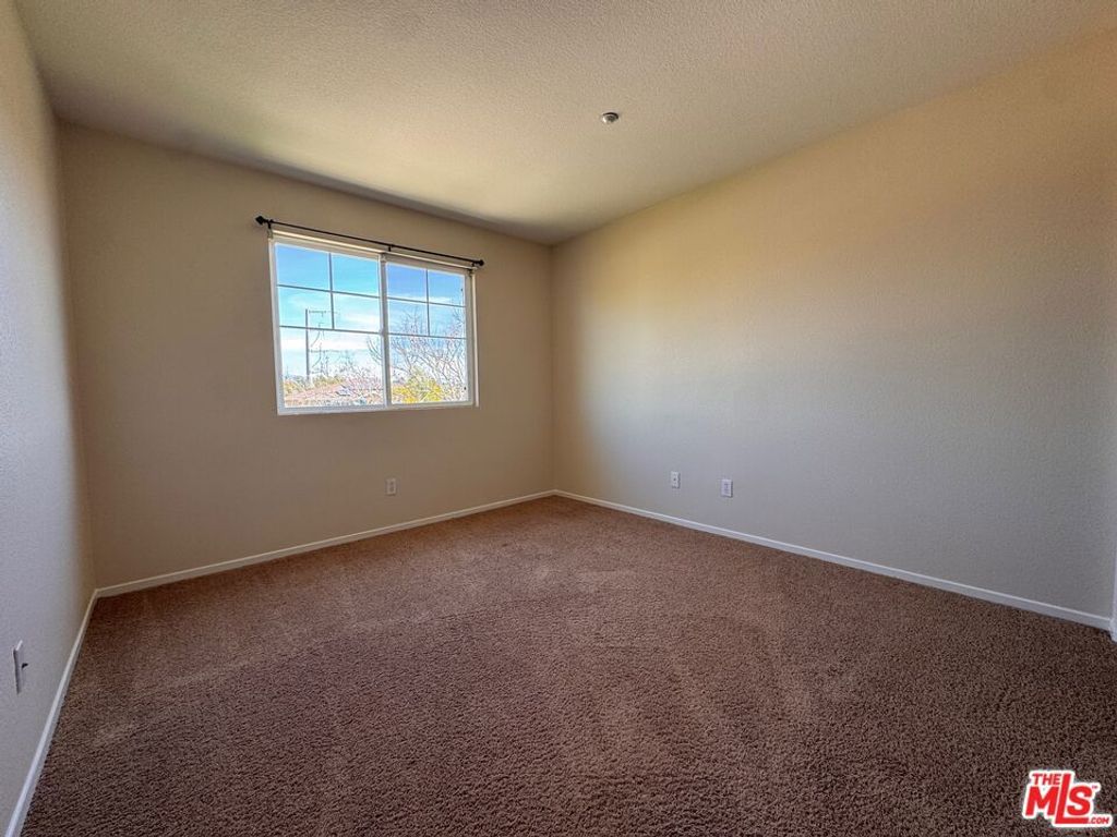 Image 16 of property listing at 113 Gardenside Court, Fallbrook, CA 92028