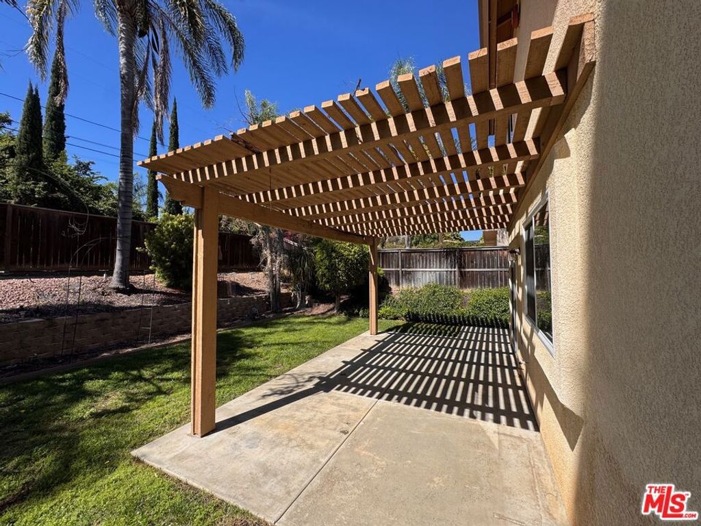 Image 22 of property listing at 113 Gardenside Court, Fallbrook, CA 92028