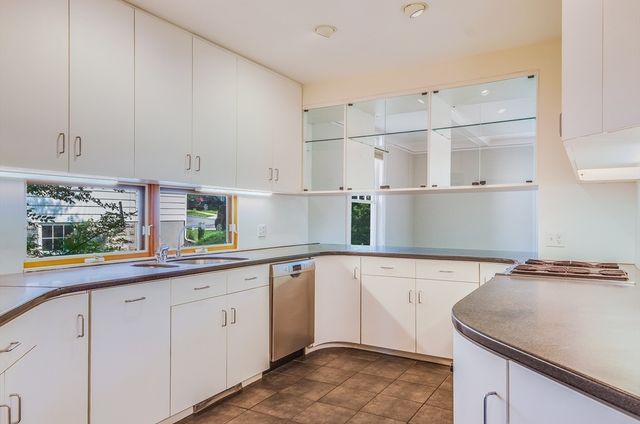 29 Devereaux St, Arlington, MA 02476