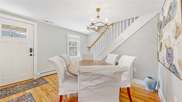 10 Robinson Street, Narragansett, RI 02882