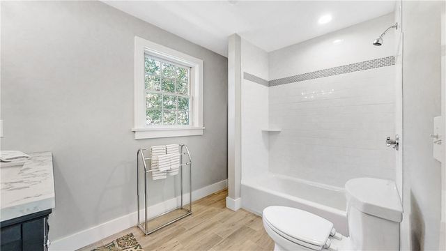 10 Robinson Street, Narragansett, RI 02882