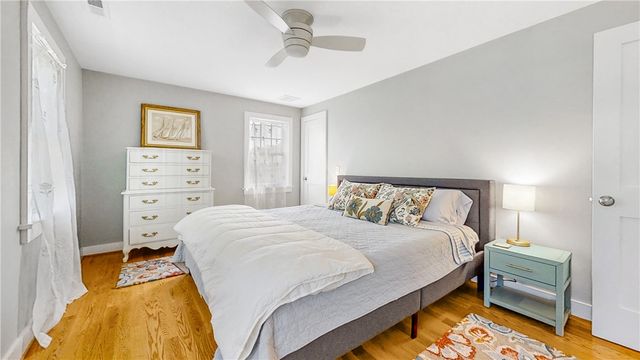 10 Robinson Street, Narragansett, RI 02882