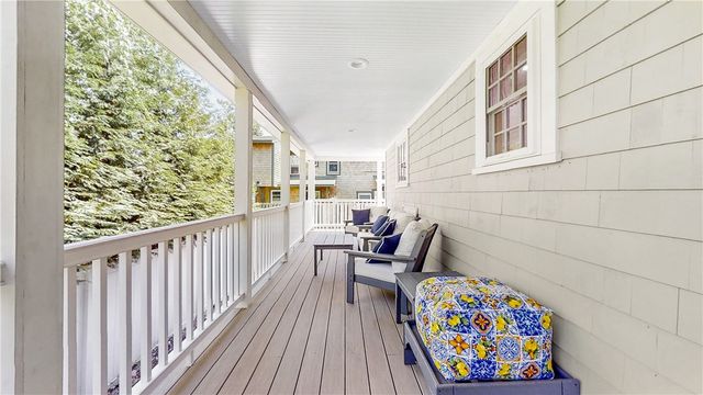 10 Robinson Street, Narragansett, RI 02882