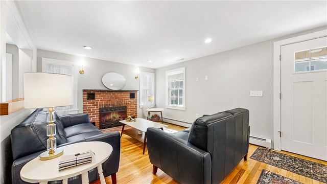 10 Robinson Street, Narragansett, RI 02882