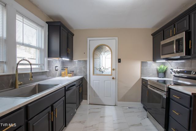 416 Randolph Street, Bristol, VA 24201