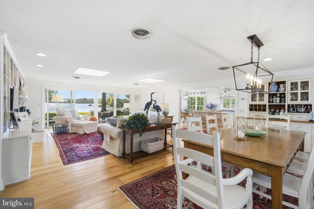 Image 11 of property listing at 416 COVE RD, Queenstown, MD 21658
