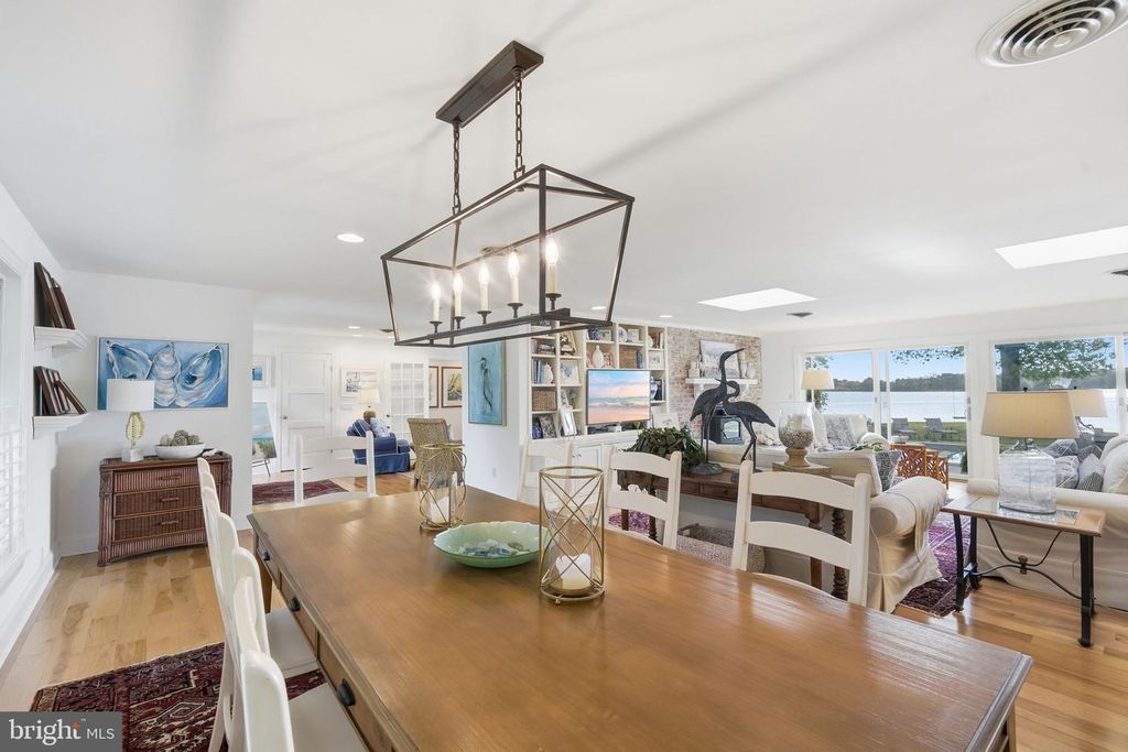 Image 12 of property listing at 416 COVE RD, Queenstown, MD 21658
