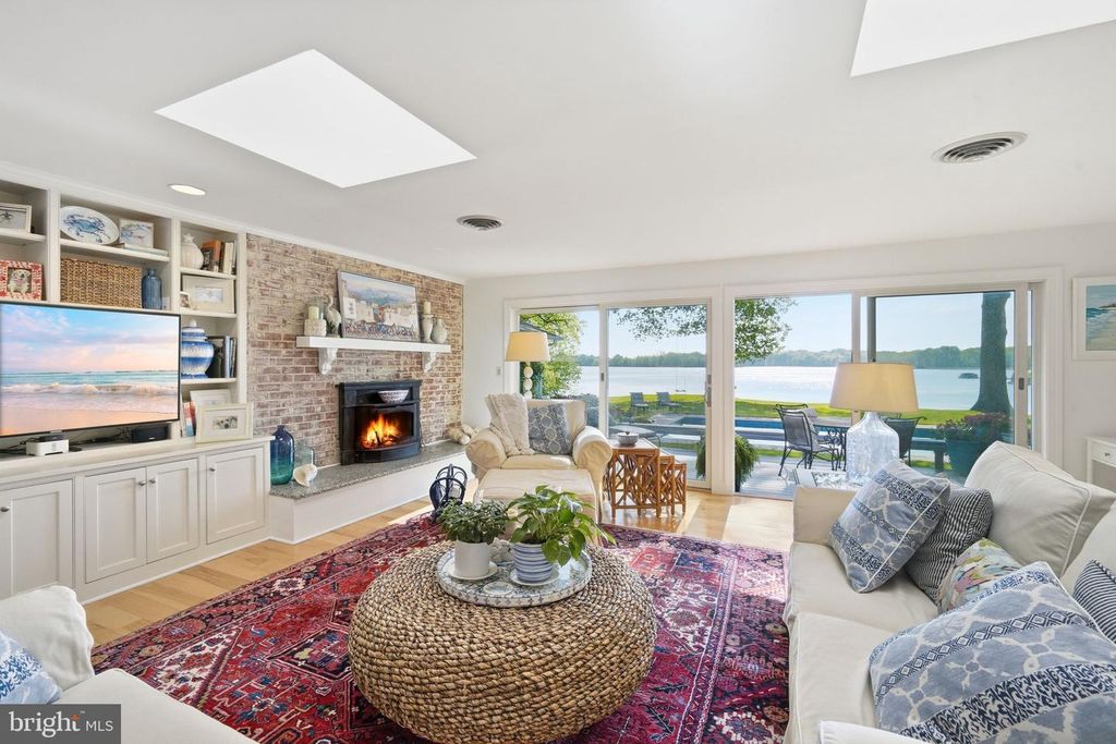 Image 14 of property listing at 416 COVE RD, Queenstown, MD 21658