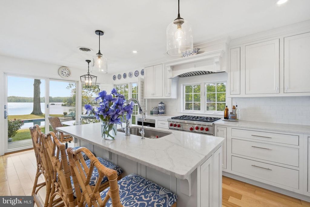 Image 18 of property listing at 416 COVE RD, Queenstown, MD 21658