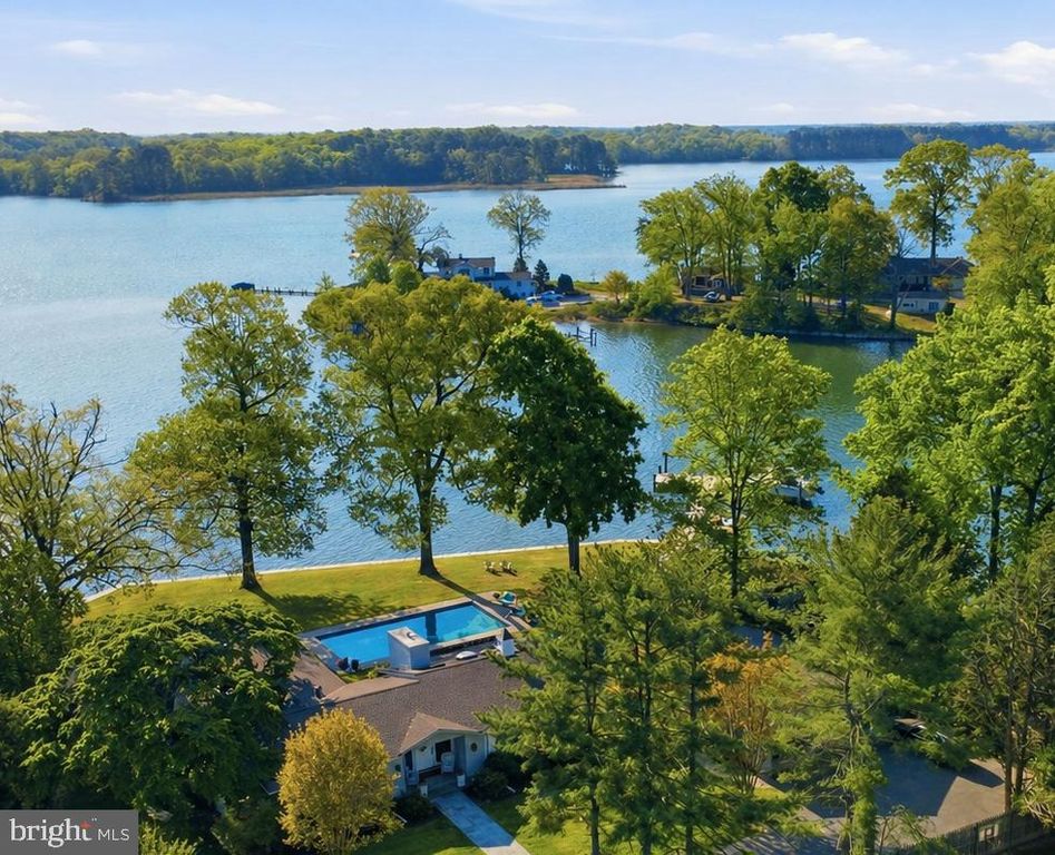 Image 2 of property listing at 416 COVE RD, Queenstown, MD 21658