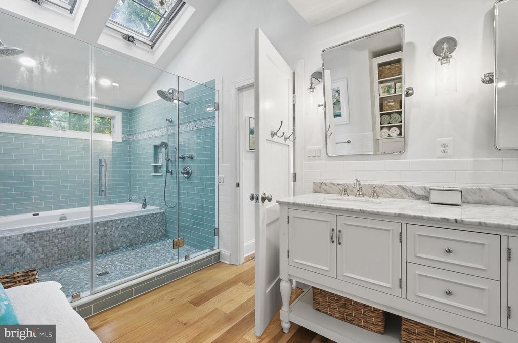 Image 22 of property listing at 416 COVE RD, Queenstown, MD 21658