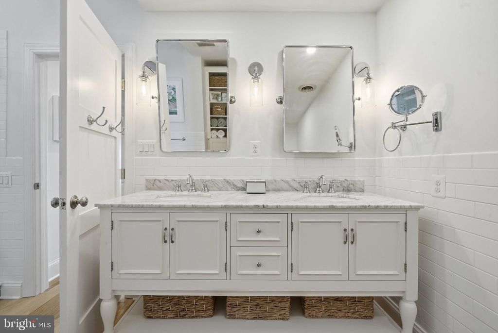Image 23 of property listing at 416 COVE RD, Queenstown, MD 21658