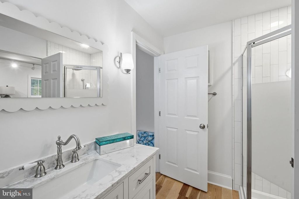 Image 26 of property listing at 416 COVE RD, Queenstown, MD 21658