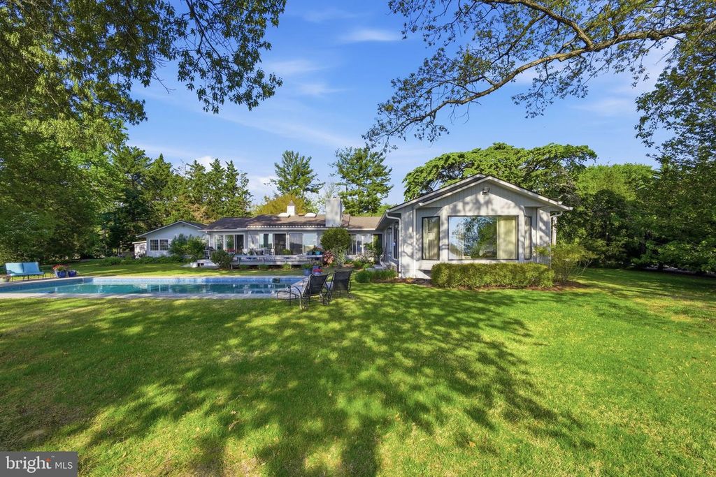 Image 29 of property listing at 416 COVE RD, Queenstown, MD 21658
