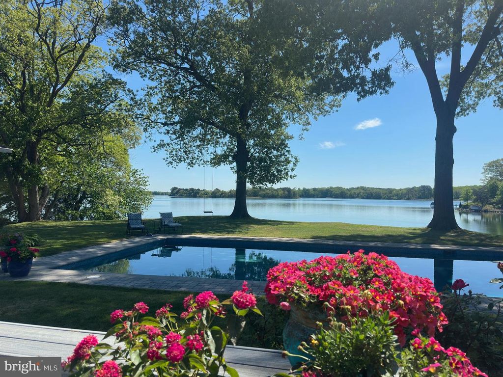 Image 31 of property listing at 416 COVE RD, Queenstown, MD 21658