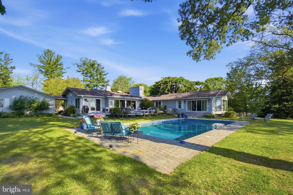 Image 33 of property listing at 416 COVE RD, Queenstown, MD 21658