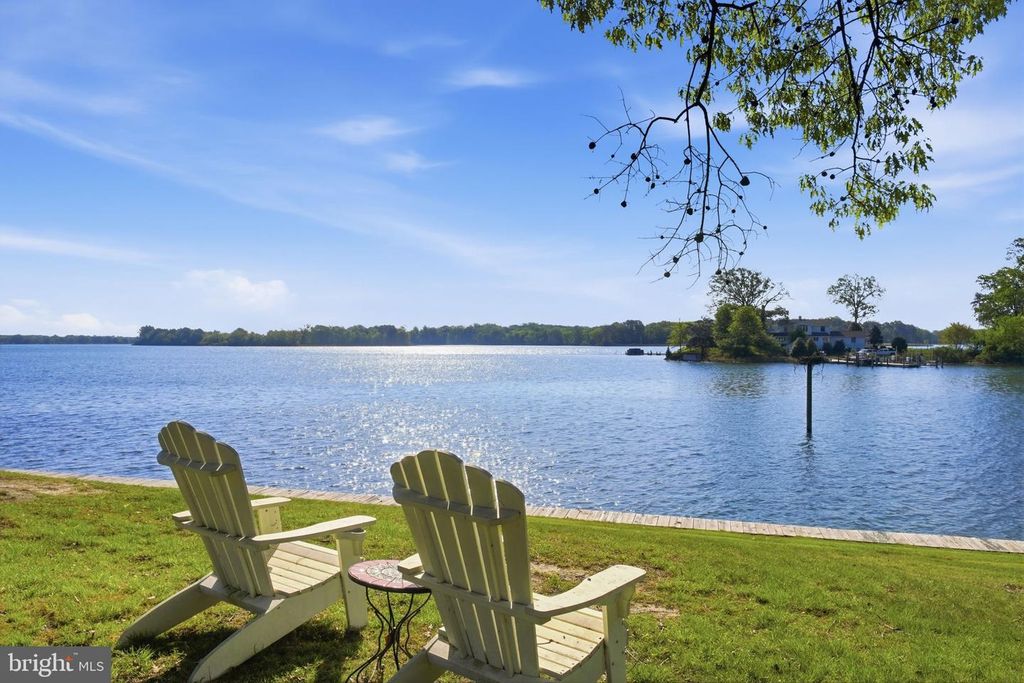 Image 36 of property listing at 416 COVE RD, Queenstown, MD 21658