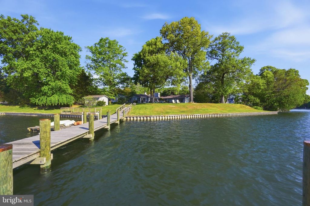 Image 39 of property listing at 416 COVE RD, Queenstown, MD 21658