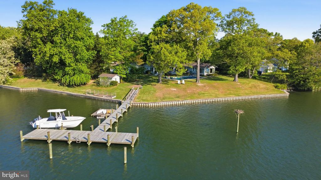 Image 41 of property listing at 416 COVE RD, Queenstown, MD 21658