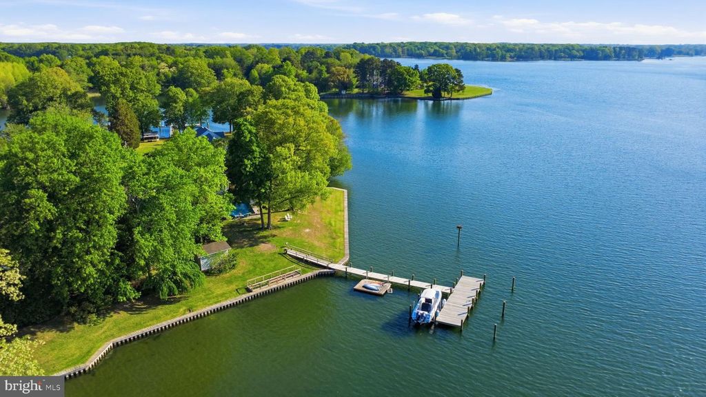 Image 42 of property listing at 416 COVE RD, Queenstown, MD 21658
