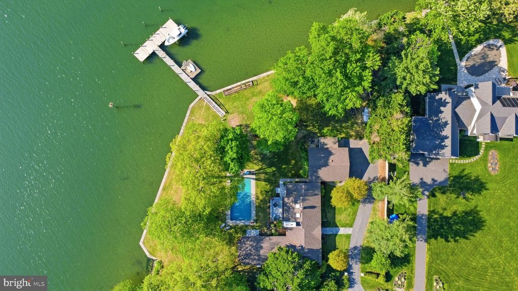 Image 43 of property listing at 416 COVE RD, Queenstown, MD 21658