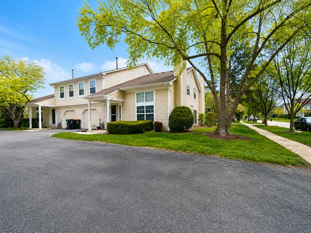 250 Acorn Drive, Streamwood, IL 60107